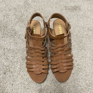 Women’s size 9 wedges